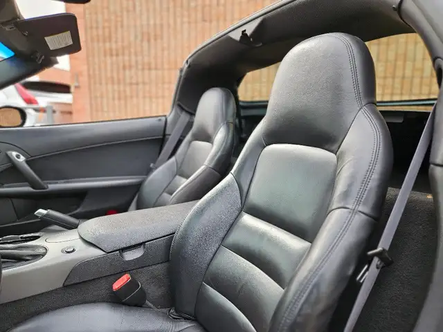2007 CHEVROLET CORVETTE COUPE-TARGA-AUTOMATIC-PADDLE SHIFT-LS2 dans Autos et camions dans Ville de Toronto - Image 18