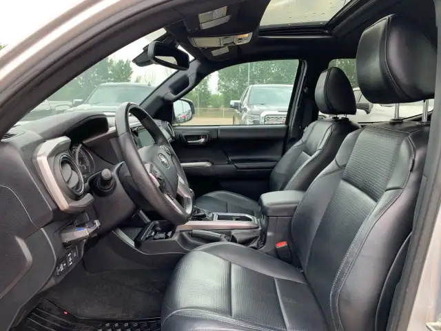 2018 Toyota Tacoma dans Autos et camions dans Medicine Hat - Image 13