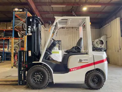 Only 125 hours 5,000lb capacity Air filled tires - great condition 4th valve and hydraulics to carri...