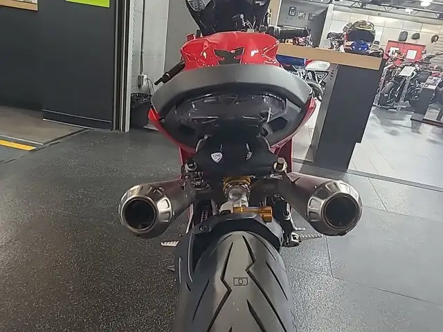 2018 Ducati SuperSport S in Street, Cruisers & Choppers in Calgary - Image 18