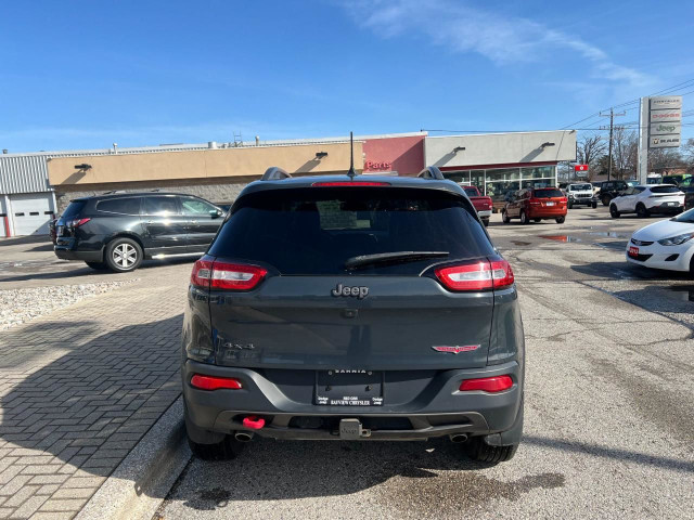 2017 Jeep Cherokee Trailhawk in Cars & Trucks in Sarnia - Image 4