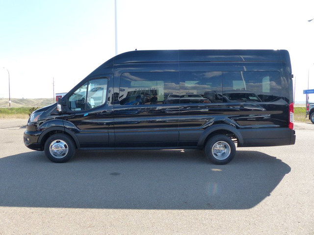 2025 Ford Transit Passenger Wagon DRW XLT AWD 302A in Cars & Trucks in Medicine Hat - Image 2