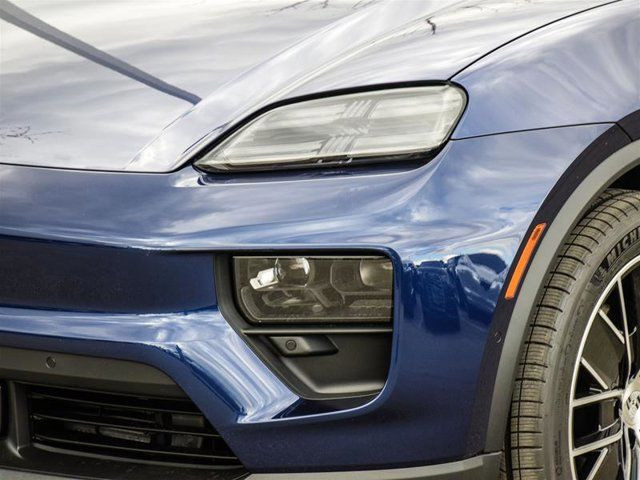 2024 Porsche Macan Electric 4 in Cars & Trucks in London - Image 2