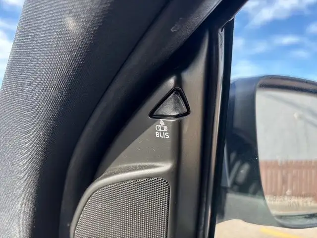 2014 Volvo XC60 T6 R-Design BACKUP CAMERA SUNROOF in Cars & Trucks in Calgary - Image 18