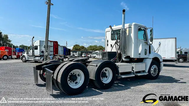 2007 FREIGHTLINER CL112 COLUMBIA CAMION DE VILLE in Heavy Trucks in Longueuil / South Shore - Image 6
