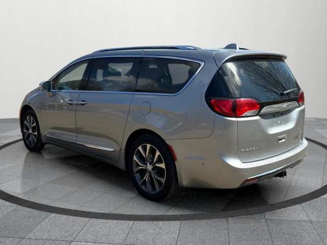 2017 Chrysler Pacifica Limited Limited|| Fully Loaded|| Finan... in Cars & Trucks in Mississauga / Peel Region - Image 4