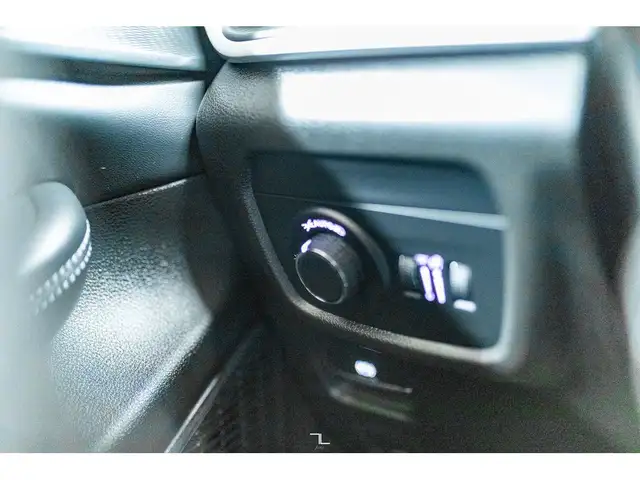 2024 Jeep Grand Cherokee L 4x4 Altitude Leather BCam PSeat in Cars & Trucks in Grande Prairie - Image 24