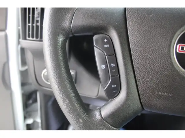 2021 GMC Savana CUBE 14 PIEDS + DECK 6.6 LITRES 1 SEUL PROPRIO in Cars & Trucks in Laval / North Shore - Image 14