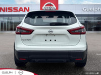 Experience comfort, confidence, and advanced safety in the 2021 Nissan Qashqai S FWD. This compact S... (image 4)