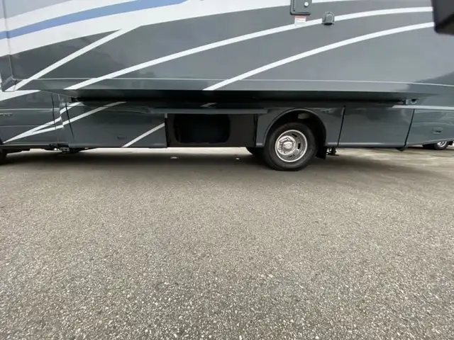 2025 Winnebago View 24D in RVs & Motorhomes in Abbotsford - Image 12