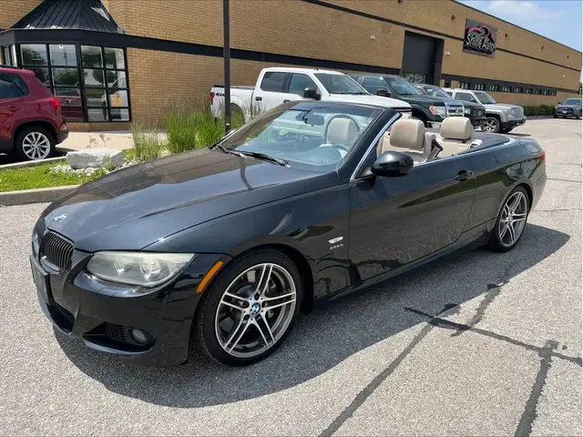 2011 BMW 3 Series Cabriolet 335is in Cars & Trucks in Mississauga / Peel Region - Image 3