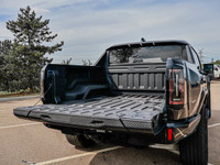 Welcome to Sherwood Buick GMC! This GMC HUMMER EV Pickup delivers a Electric engine powering this Au... (image 7)
