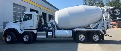 Kenworth T880 Twin Steer - Built for Maximum Performance This Kenworth T880 Twin Steer is engineered...