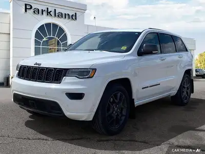 This Jeep Grand Cherokee boasts a Regular Unleaded V-6 3.6 L/220 engine powering this Automatic tran...