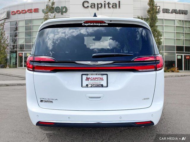 2024 Chrysler Pacifica Touring-L AWD | One Owner Accident Free in Cars & Trucks in Edmonton - Image 4