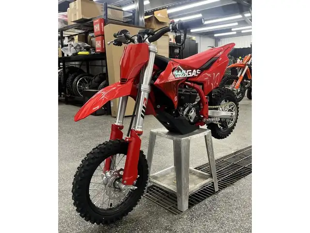 2025 GASGAS MC-E 5 in Dirt Bikes & Motocross in Granby - Image 7