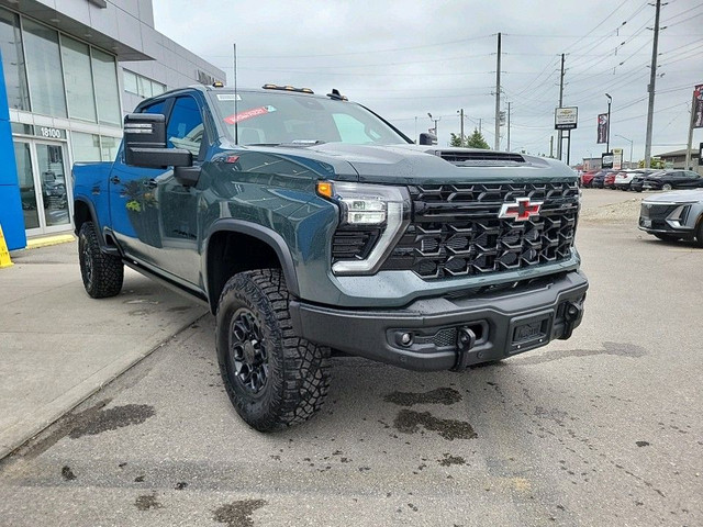 2025 Chevrolet Silverado 2500HD ZR2 in Cars & Trucks in Markham / York Region - Image 3