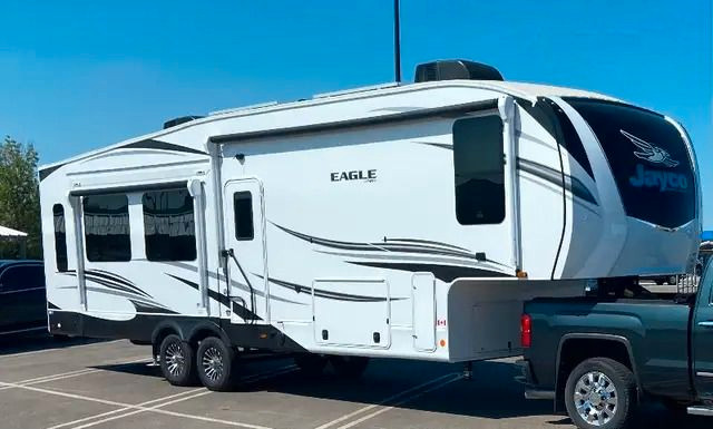 2023 JAYCO EAGLE 321RSTS (FINANCING AVAILABLE) in Travel Trailers & Campers in Strathcona County - Image 2