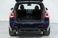 Francais: * Ensemble Premium Essentiel * Ensemble Sport M * Accès Confort * Éclairage d'ambiance * T... (image 7)