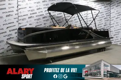 Ce PONTON AVALON LSZ 2385 VRB 2025 est disponible DÈS MAINTENANT! Contactez-nous au 450-420-2707. PD...