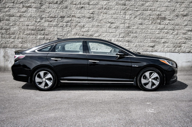 2017 Hyundai Sonata Hybrid Limited - Sunroof in Cars & Trucks in Kingston - Image 2