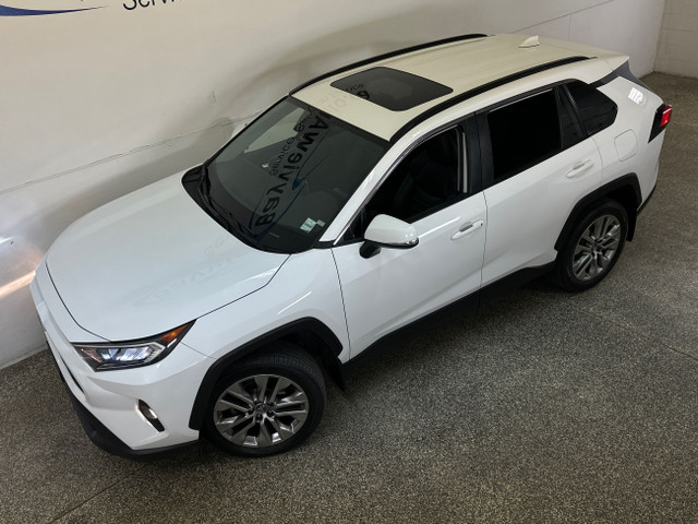 2021 Toyota RAV4 XLE XLE/PREMIUM/AWD/LEATHER/ROOF/NAVI & MORE! in Cars & Trucks in Belleville - Image 2