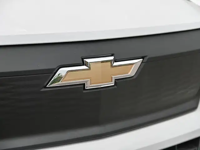 2024 Chevrolet Silverado EV 4WT in Cars & Trucks in City of Montréal - Image 10