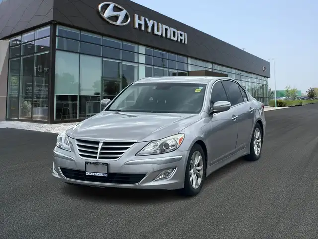 2013 Hyundai Genesis 3.8 Premium Package in Cars & Trucks in Oshawa / Durham Region - Image 2