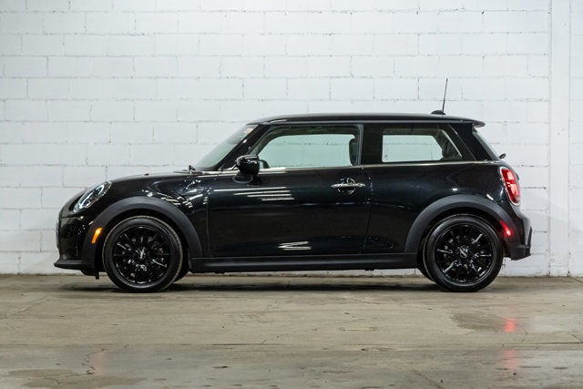 2024 MINI 3 Door Cooper | Fun citadine | Premier Line 2.0 in Cars & Trucks in City of Montréal - Image 4