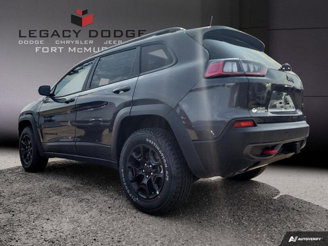 2023 Jeep Cherokee TRAILHAWK in Cars & Trucks in Fort McMurray - Image 4