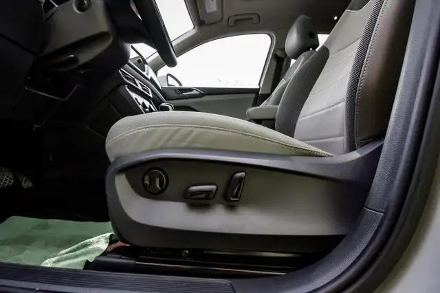2024 Volkswagen Taos Comfortline • SUNROOF • HEATED SEATS in Cars & Trucks in Ottawa - Image 29