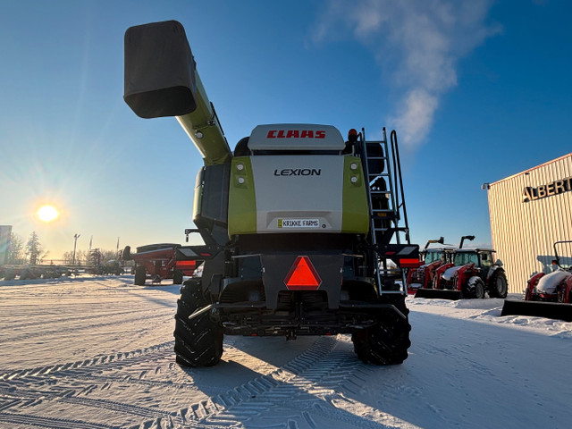 2020 CLAAS Lexion 8800TT in Farming Equipment in Edmonton - Image 4