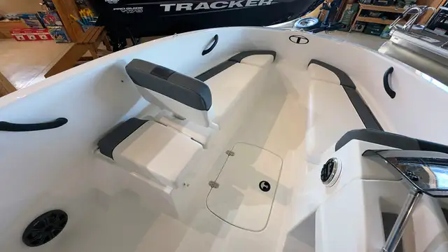 2025 Tahoe T16 with Mercury 75 Fourstroke -Bowrider; fiberglass  in Powerboats & Motorboats in Prince Albert - Image 13