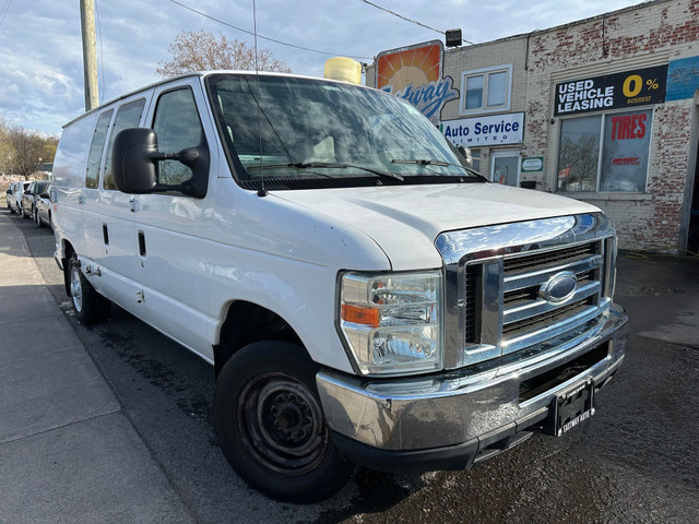 2009 Ford Econoline Cargo Van E150 ONLY 80 000 KM in Cars & Trucks in St. Catharines