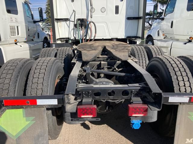 2019 International LT625 Sleeper, Used Sleeper Tractor in Heavy Trucks in Regina - Image 4