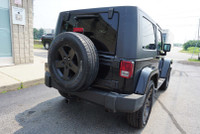 SAFETY INCLUDED 23 DETAILED SERVICE RECORDS LOCAL ONTARIO CAR Clean Jeep Wrangler 4WD 3.6L V6 with 6... (image 5)