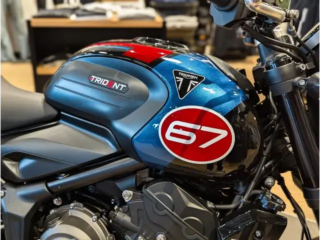 2026 Triumph Trident 660 Triple Tribute // Sapphire Black/Cobalt in Sport Bikes in Winnipeg - Image 8