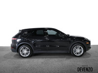 Beautiful 2022 Porsche Cayenne AWD 3.0L, Black on Black Leather, Black Lacquer Trim, Premium Package... (image 1)
