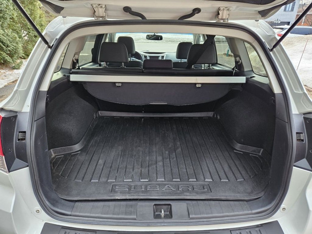 2014 Subaru Outback 3.6R avec Groupe Limité in Cars & Trucks in Québec City - Image 4