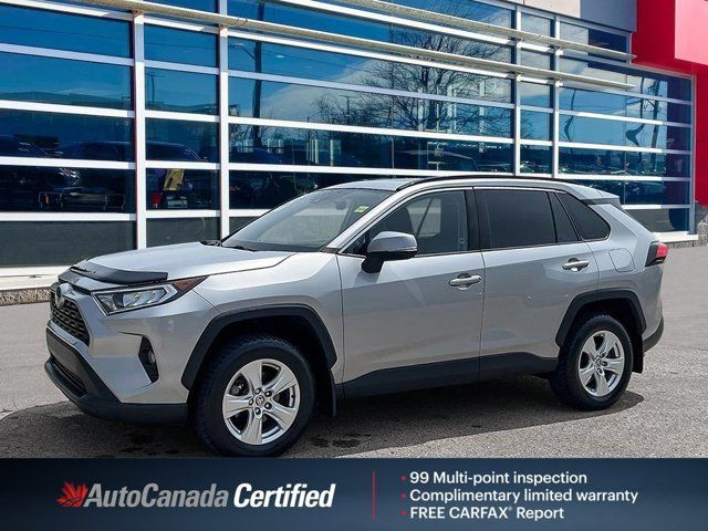 2021 Toyota RAV4 XLE | Moonroof | Apple Carplay in Cars & Trucks in Guelph