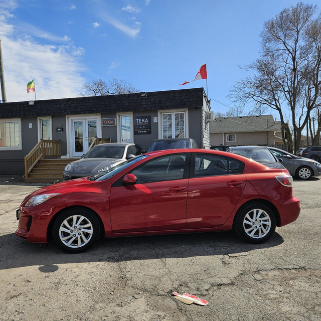 2012 Mazda MAZDA3 i Sport 4dr Sedan (2.0L 4cyl 5A) in Cars & Trucks in St. Catharines - Image 2