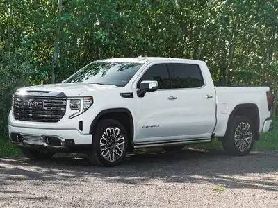 The *2023 GMC Sierra 1500 Denali Ultimate* is a pre-owned powerhouse that effortlessly blends bold d...
