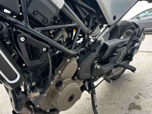 2021 Husqvarna Vitpilen 401 in Dirt Bikes & Motocross in Winnipeg - Image 13
