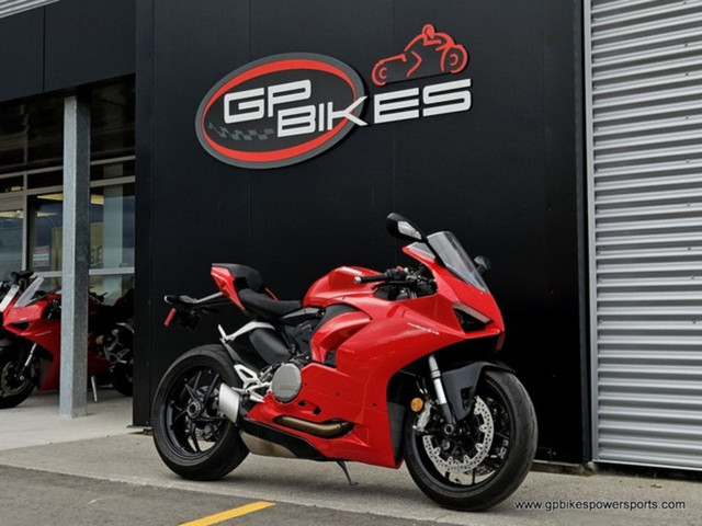 Ducati Panigale V2 Red in Sport Bikes in Oshawa / Durham Region