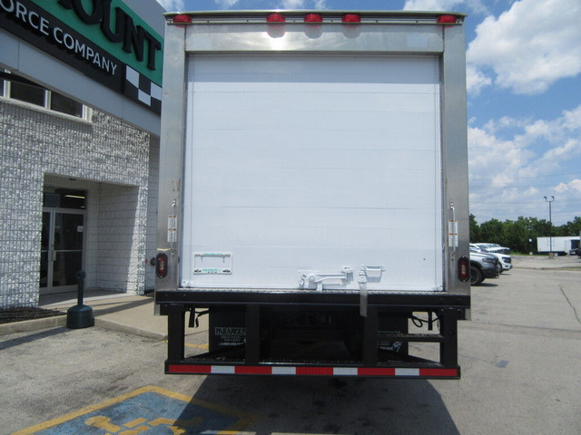 2019 Hino 195 DIESEL 18FT BOX WITH SELF CONTAINED REEFER SYSTEM in Cars & Trucks in Oakville / Halton Region - Image 4