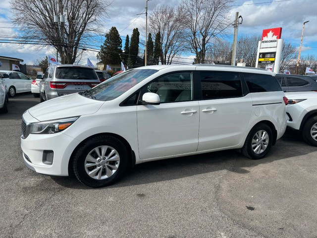 2017 KIA SEDONA LX in Cars & Trucks in Saint-Hyacinthe - Image 2