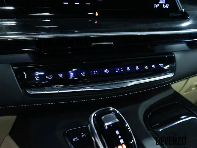 2024 Cadillac Escalade Premium Luxury with Air Ride Adaptive Sus in Cars & Trucks in Laval / North Shore - Image 25