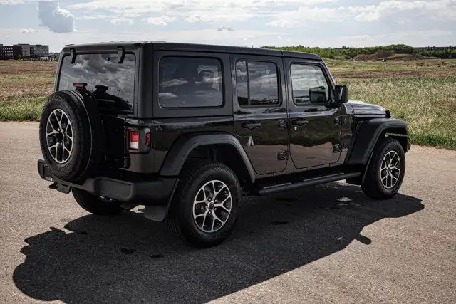 2024 Jeep Wrangler SPORT UNLIMITED 4X4 AUTOMATIC LOW LOW KMS in Cars & Trucks in Strathcona County - Image 5