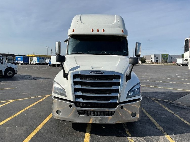 2019 Freightliner T12664ST in Heavy Trucks in Winnipeg - Image 2