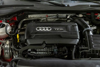 Francais: * Moteur: 2.0 TFSI 4 cylindres 220HP - incluant: injection directe * Transmission intégral... (image 9)